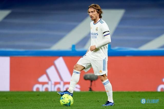 这球可惜了！杨瀚森跟进篮下未获队友传球打破得分荒